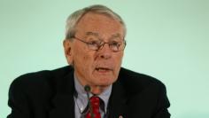 World Anti-Doping Agency's (WADA) former president, Dick Pound, who heads the commission into corruption and doping in athletics, addresses a news conference in Unterschleissheim near Munich, Germany, January 14, 2016.  REUTERS/Michael Dalder   